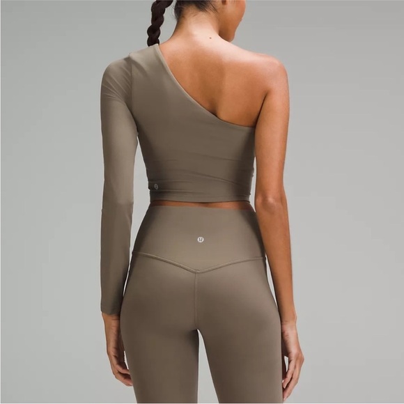 New with tags lululemon Align Asymmetrical
Long-Sleeve Shirt, Size 6, Nomad. - Picture 8 of 14